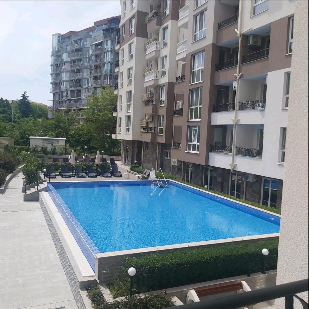 Студио Перла Burgas Stad Buitenkant foto